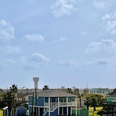 Chic Crystal Beach Escape With Deck - Walk To Beach! Bolivar Peninsula ภายนอก รูปภาพ