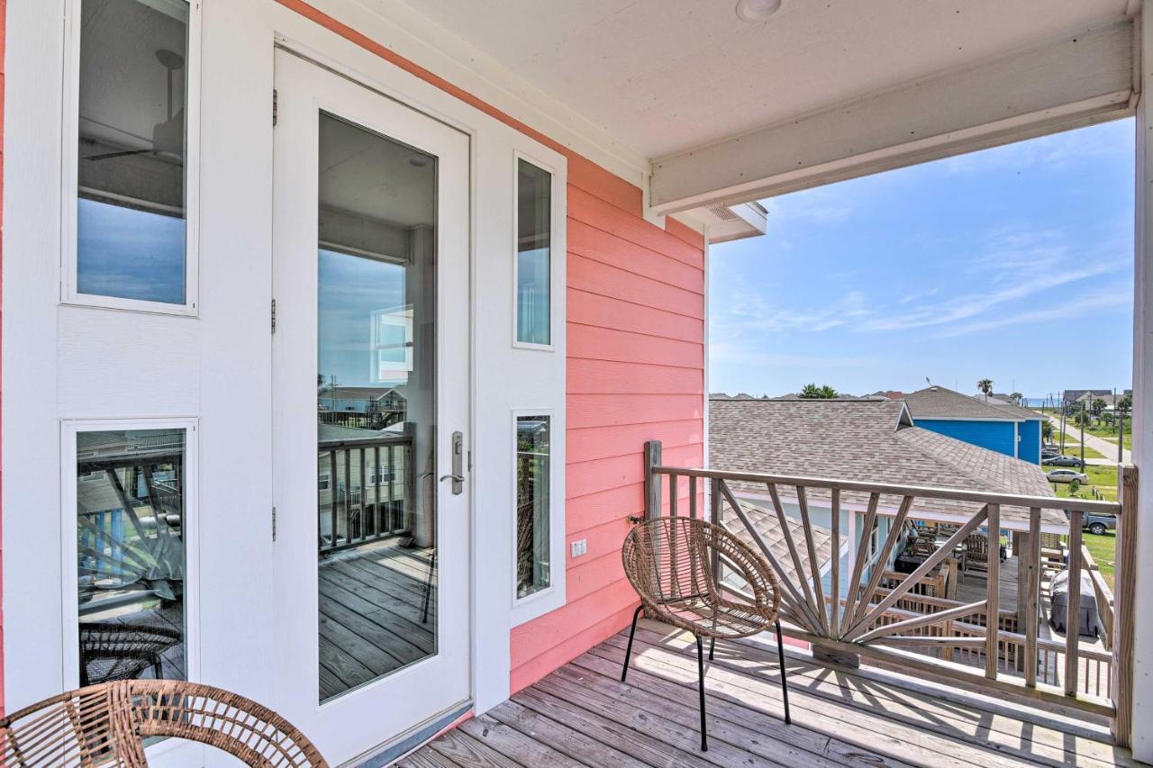 Chic Crystal Beach Escape With Deck - Walk To Beach! Bolivar Peninsula ภายนอก รูปภาพ